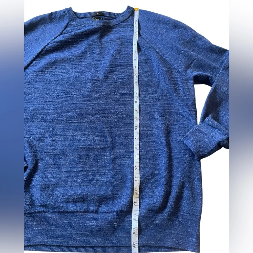 J.Crew Men’s Crew Neck Navy Blue Sweater. Size Large Slim